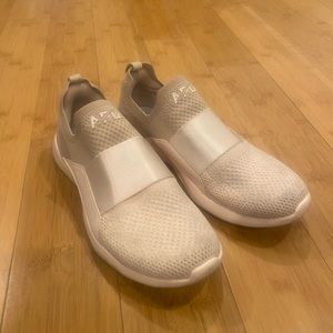 Size 8 APL sneakers; techloom bliss